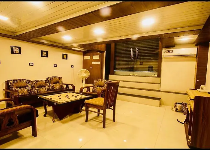 Qubestay Airport Capsule & HostelHostel